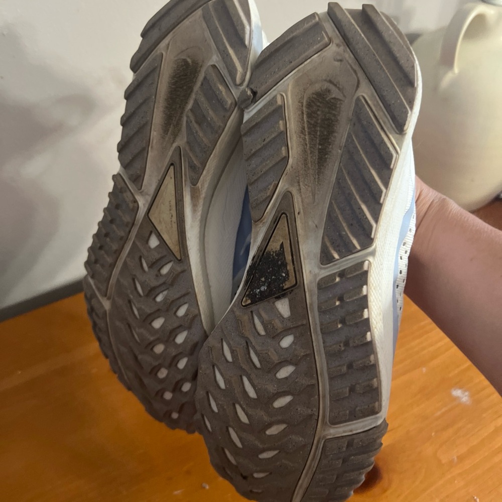 Nike White and Pink Running Shoes - Picture 7 of 7